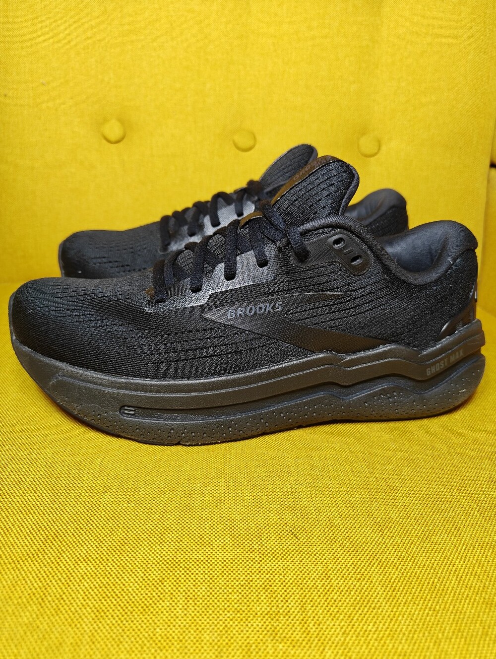 NWOT Brooks Ghost Max 2 Sneakers Triple Black Women's Running Shoes Size 9B Med